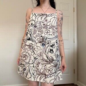 Zara Floral Print Mini Canvas Ad 37